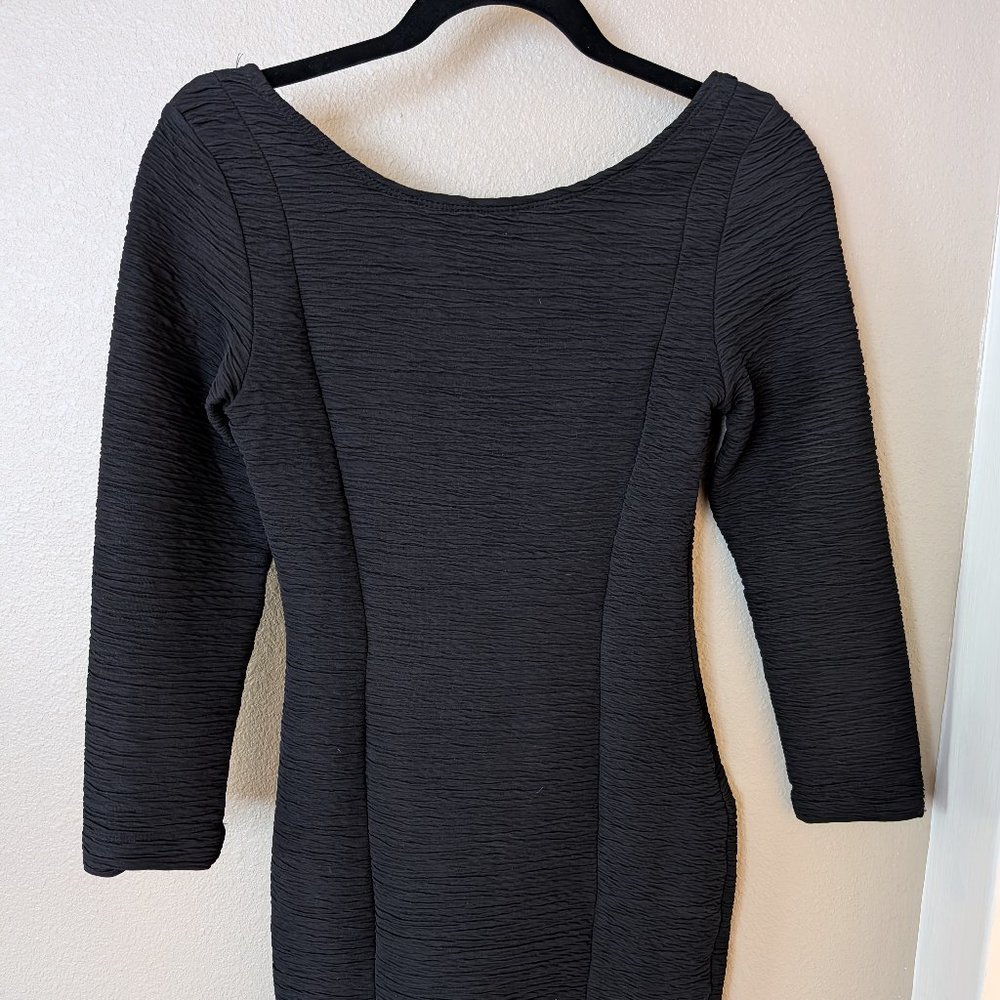 Backless black ruched dress